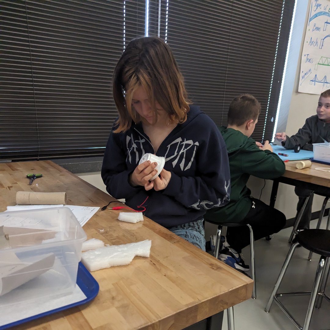 Sheb_Falls_MS's tweet photo. Seventh grade STEM students in semester 2 are getting into the Engineering Design Process by applying what they learned about electricity/circuits in 5th/6th grade to create a working flashlight.  #SFMS https://t.co/gjMpvjfyyE