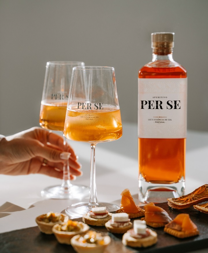 Have you tried Per Se Aperitivo yet? Brighten up those cool winter nights with a glass, available at Friarwood. Per Se Aperitivo is perfect on the rocks or with a splash of tonic - and at only 14.5% it’s light enough for a mid-week treat too. #aperitivolondon #spritzlife