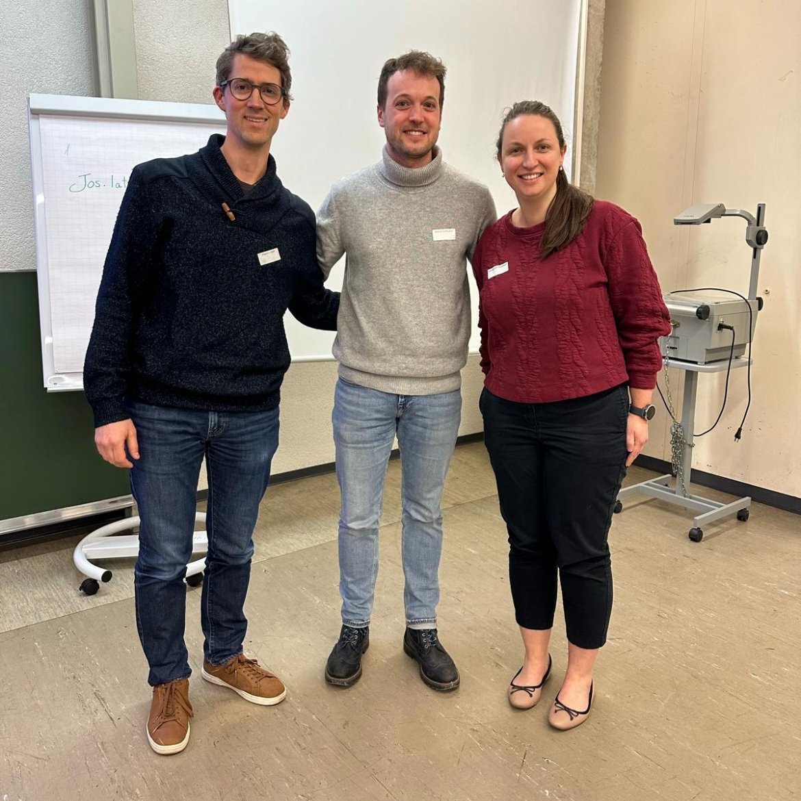 🌟Congratulations and a very well earned round of applause for our medalist in research pitching at the 6th ESPNIC Research School! 🌟 From the left: 1st: Mark Marston 2nd: Guillaume Maitre 3rd: Elizabeth Henderson #PedsICU #neonatology #research #neonatalcare #paediatrics