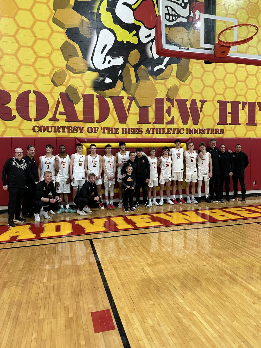 ScottaKeener's tweet photo. Winning is hard. Winning is fun! Brecksville Bees 2023-24 Suburban League National Champions!! Congrats ⁦@kyle_keener05⁩. 16-1. Finish strong. https://t.co/LPDkzqydXA