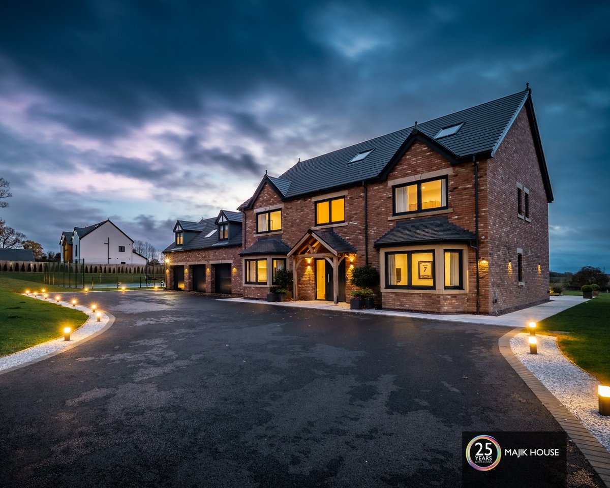 Majik House tweet media