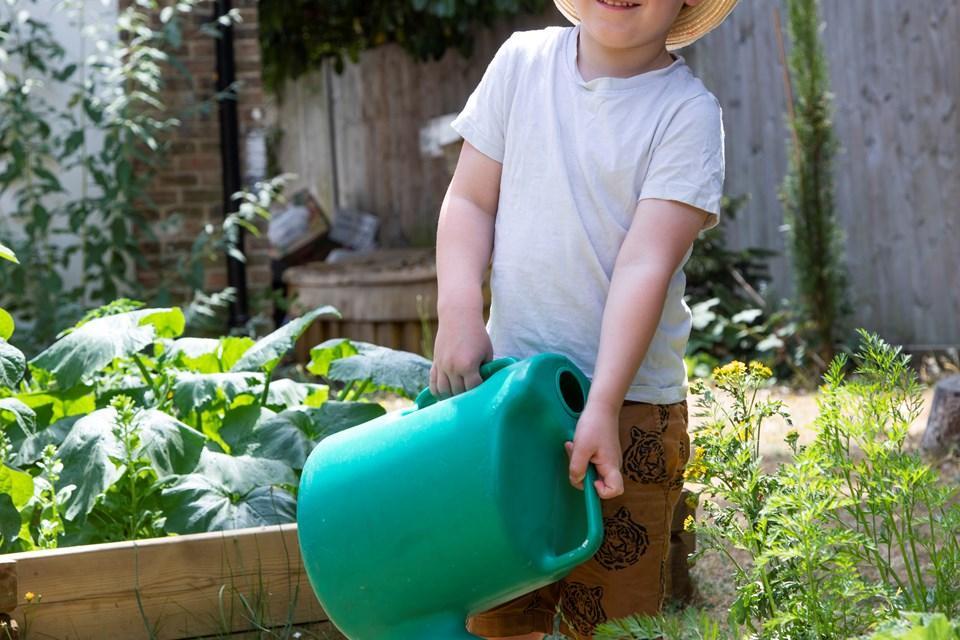 EYEearlyEd's tweet photo. Sensory: Creating a sensory garden #EYFS #TeamEC https://t.co/vkO02qw9xT https://t.co/S43LwUkyMD