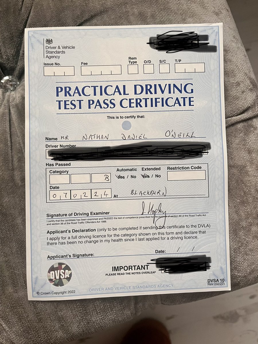 leanne_eccles's tweet photo. Proud mum 🚗🚗🎉🎉🙌🏼 https://t.co/aNyYlMT0h0