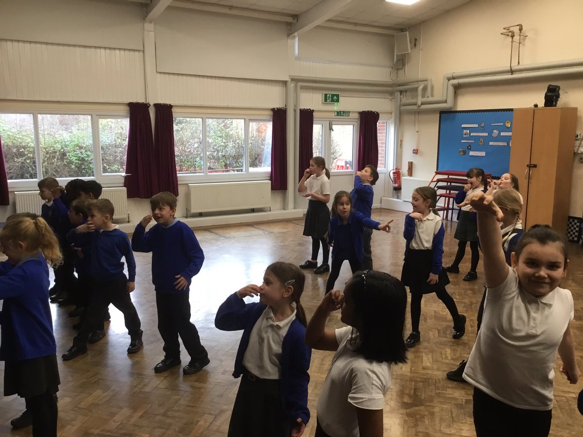 A lovely morning for Year 2 &amp; 3 with <a href="/RoyalOperaHouse/">Marge Inalia</a> #rohcreateanddance