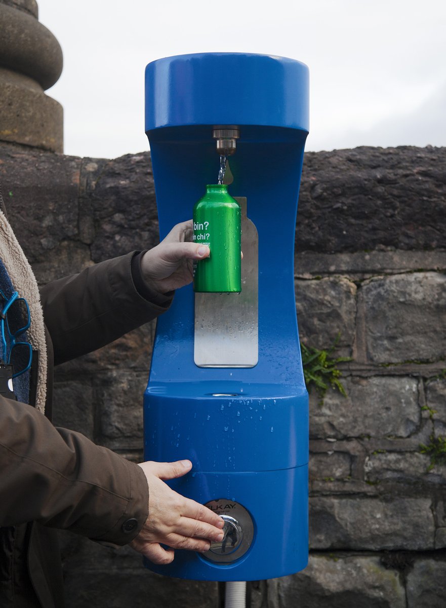 VOGCouncil's tweet photo. New drinking water fountain for Penarth ⛲

The free bottle-filling station which is located on Cliff Hill, opposite Penarth RNLI Lifeboat Station is now open for use 🥳

#ProjectZero

https://t.co/m1PZyEMMR5 https://t.co/b9eNdKZWqx