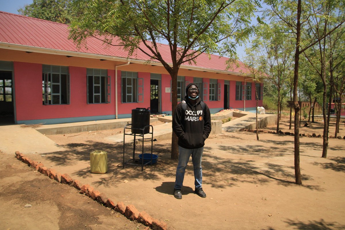 YoBoyKen_Ug's tweet photo. In the diaspora looking comfy and doing humanitarian things is what I love to do always....
@YoBoyKen_Ug is in #imvepi refugee settlement.
@TheMayorOtu soon joining your water project! https://t.co/6op2iH67Et