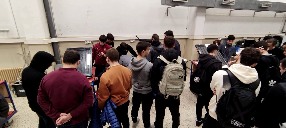 Hotz Beroko bigarren mailako ikasleek Eguzki Instalazio Termikorako kolektore hauek sortu dituzte Soldadurako ikasleekin elkarlanean. Lan bikaina! 👏