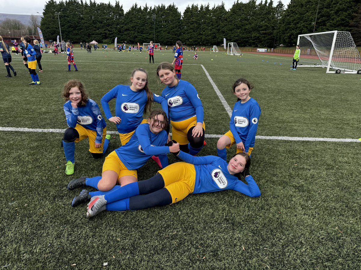 UrddGwent's tweet photo. Pawb yn mwynhau!⚽️
@NewInnPrimary @IforHael  @YsgolGCasnewydd @YsgolBroSannan https://t.co/4M7U20AXbU