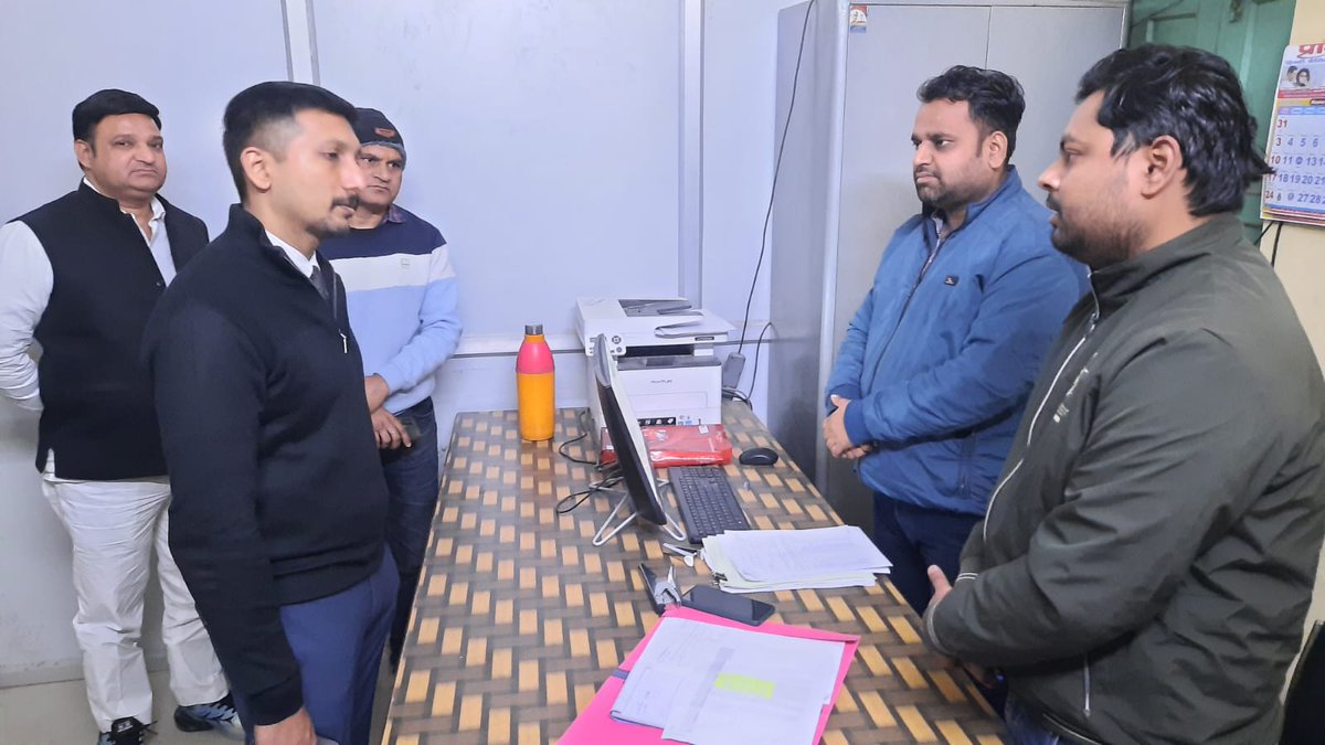 DM ALIGARH tweet media