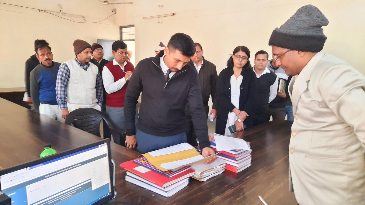 DM ALIGARH tweet media