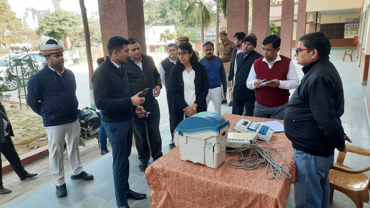 DM ALIGARH tweet media