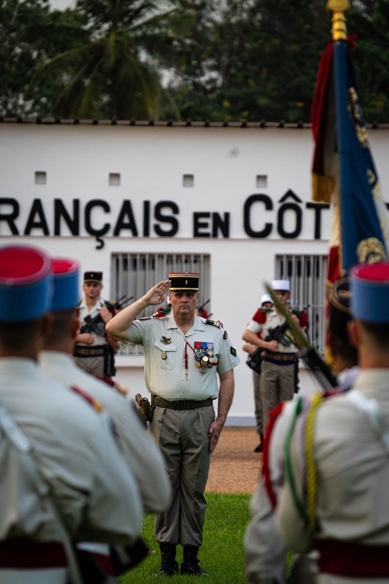 DLIAI_Officiel's tweet image. Le #43BIMa change de chef ! 

Le 2 février, le lieutenant-colonel Fabrice Prenveille a succédé au colonel Thomas Riou lors de la cérémonie de transfert d’autorité présidée par le colonel Bruno Yver, en présence des autorités françaises 🇫🇷 et #FACI 🇨🇮 sur le camp de Port-Bouët.