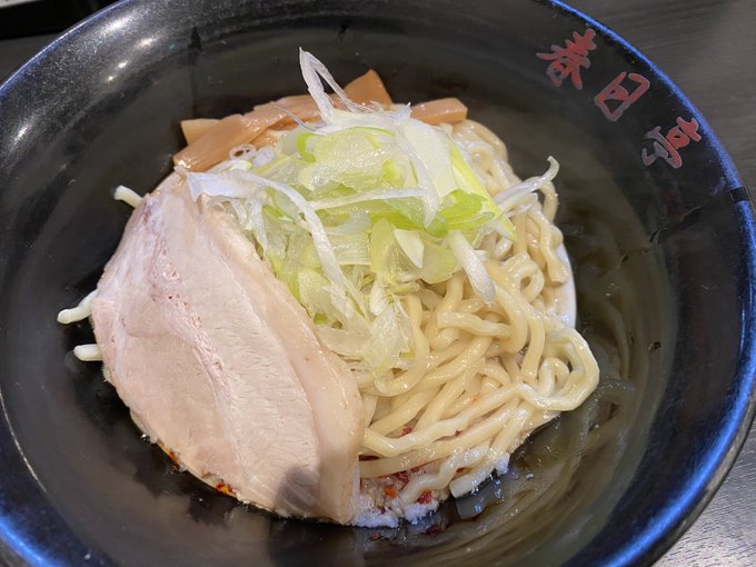 今日食べた品々、、、腹一杯すぎるし口がニンニク臭くて幸せ一杯すぎる🧄 https://t.co/8OrFhcTLKg