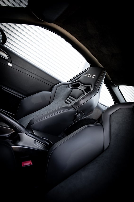 RECARO 新商品 2024年4月1日 SR-S & SR-C発売開始 SRの称号を継承する 