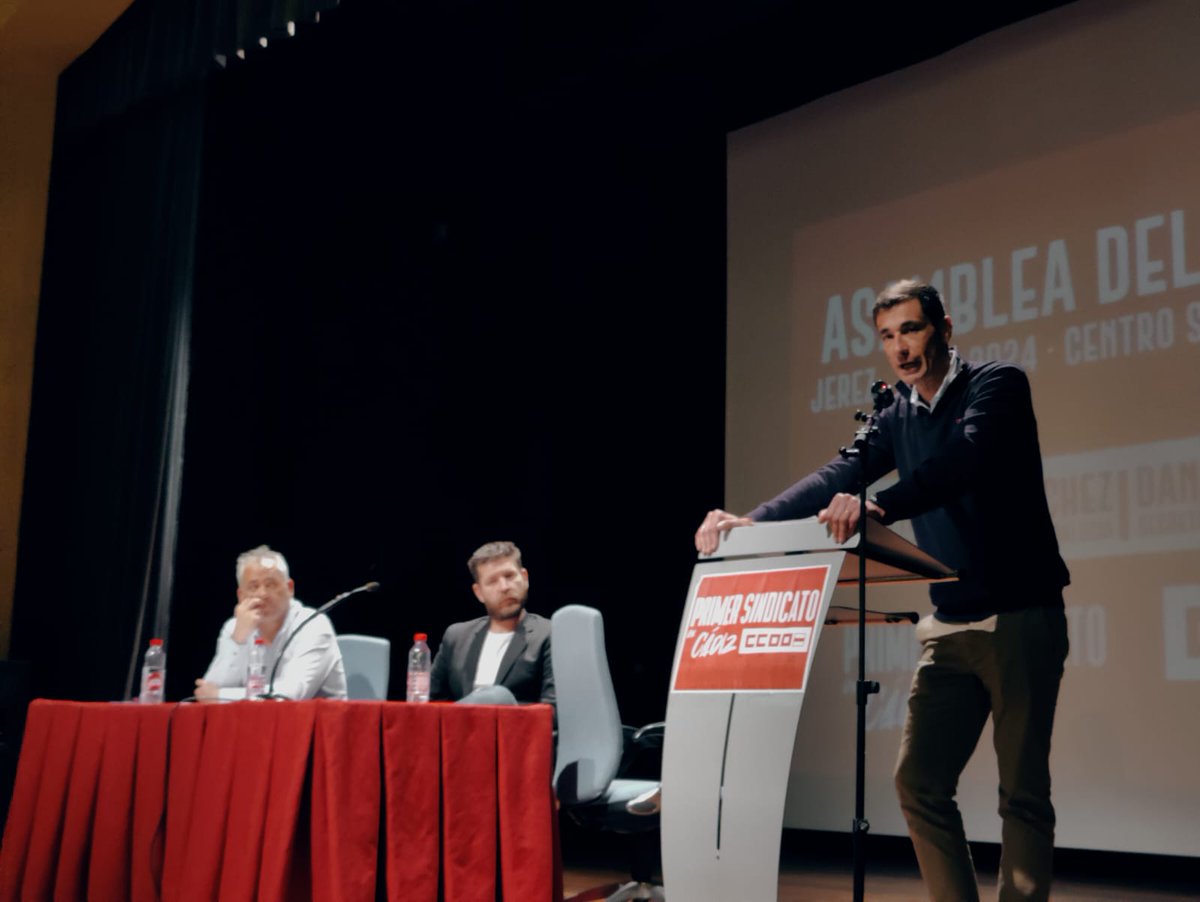 ccoocadiz's tweet photo. 🗣️ASAMBLEA DELEGADOS Y DELEGADAS|
👥#HaPasado en #Jerez #7febrero
Encuentro de delegad@s dónde han asistido el Secretario General de Andalucía, José Miguel Sánchez y el Secretario General Estatal Daniel Barragán @CCOOHabitat_Cad @ccoocadiz @InmaOrtega68 @juanbenitez https://t.co/Enr7s5TJW4