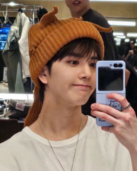 แอนดรอยยุสเสอที่น่ารักที่สุด<3 @fyjrxyounghoon