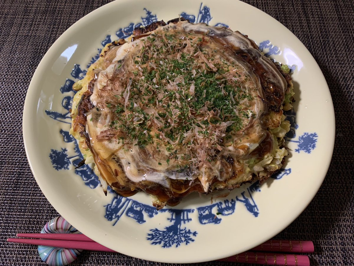 Good evening friends.

I had many cabbages in my fridge so I made popular food in Kansai area.

Today’s dinner is 
“Okonomiyaki “

Sometimes there are people say “Okonomiyaki is not dinner dish “ but I don’t think so.

It’s excellent meal 🤗💕

#japanesefood 
#japanesehomecooking