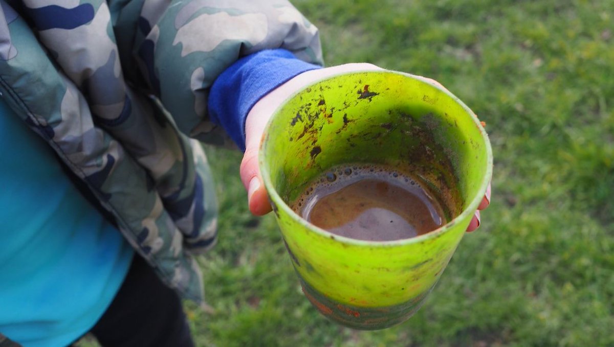Who remembers making magic potions and muddy mixtures when you were playing outdoors as a child? That’s the kind of messy, muddy, AWESOME play you can see at an @OPAL_CIC school EVERY day! Find out more 👇 outdoorplayandlearning.org.uk/contact-us/ #OPALSchools #PrimarySchools