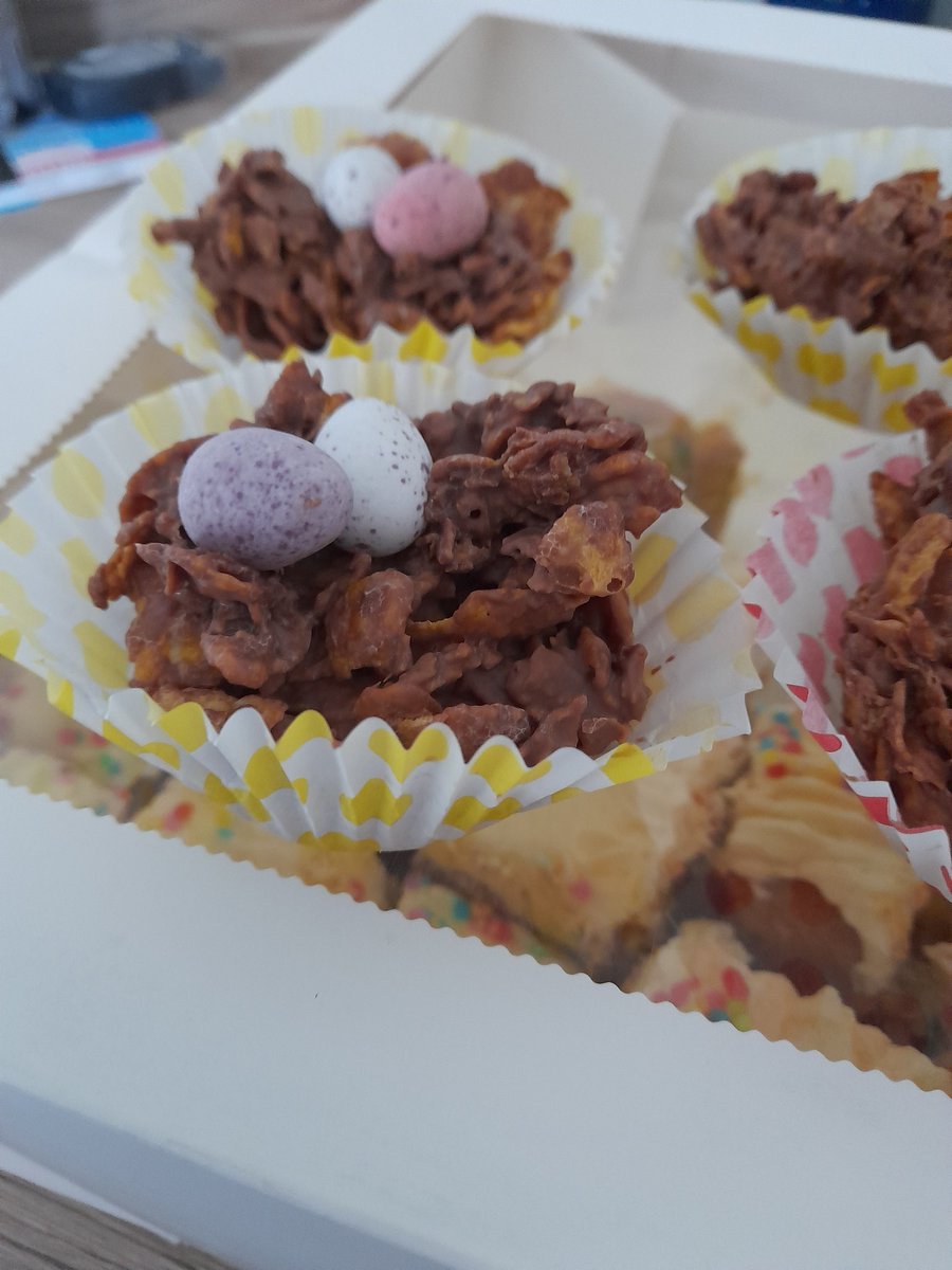 dietitians_lpt's tweet photo. Primary Care Dietetic Team, taking some time out from their meeting for cake and biscuit decorating @LPTnhs https://t.co/ymd8E0BH3R