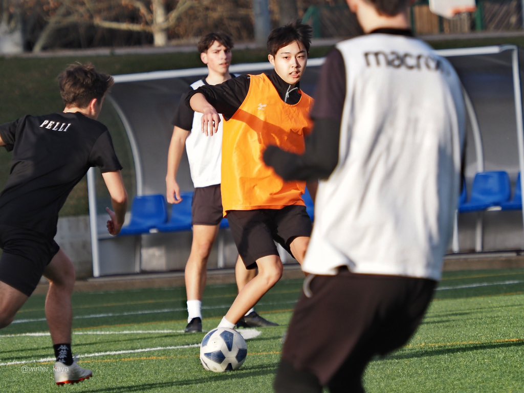 WakatakeGroupJP's tweet image. そう選手とのりたけ選手は現在 @CyDLeonesa のインターナショナルプログラムに参加しています⚽️

時々スペイン、レオンのローカルチーム @PinillaRegに呼ばれ、プレーすることもあるのです！🤩

#AúpaCultu #immersionprograms
#VamosWakatake