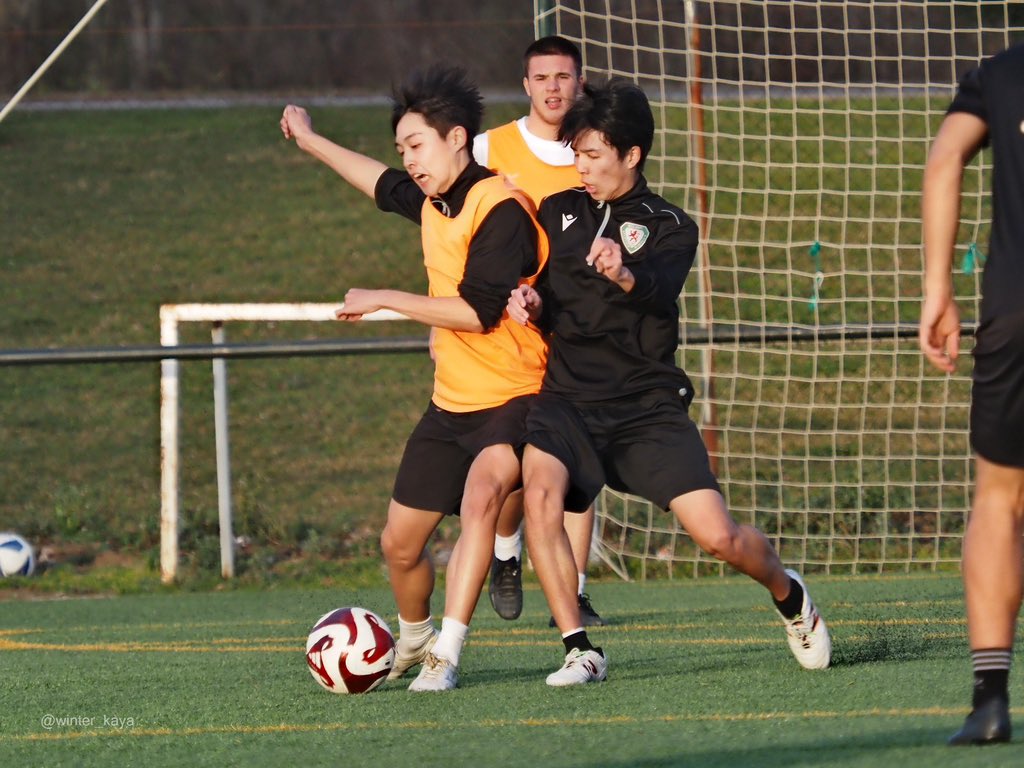 WakatakeGroupJP's tweet image. そう選手とのりたけ選手は現在 @CyDLeonesa のインターナショナルプログラムに参加しています⚽️

時々スペイン、レオンのローカルチーム @PinillaRegに呼ばれ、プレーすることもあるのです！🤩

#AúpaCultu #immersionprograms
#VamosWakatake