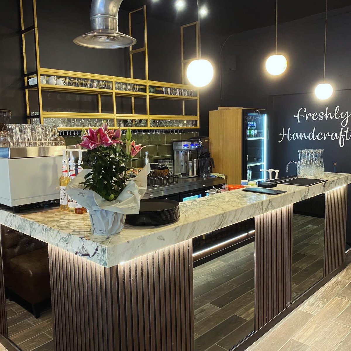 df20design's tweet photo. Burger Club #commercialkitchen #commercialkitchenequipment https://t.co/vxatwO0zPb
