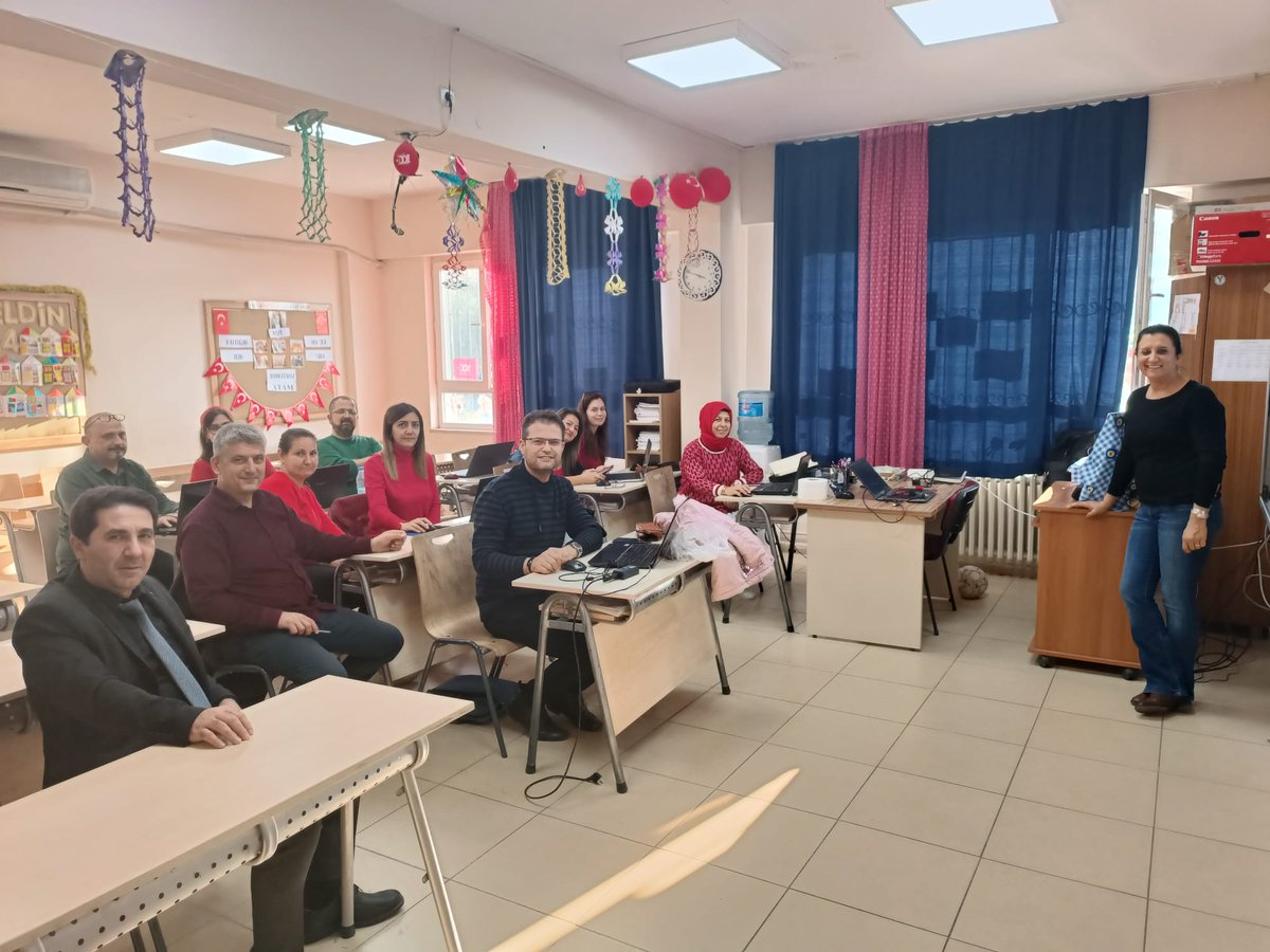 AtaturkCine's tweet photo. Okulumuz öğretmenlerinden oluşan ekip Erasmus+ Projesi ile ilgili çalışmalarına devam etmektedir. @tcmeb @Aydin_MEM @CineIlce @KYavuzkan @ekicis20 @KorhanKaraca7 @buyuksarialper https://t.co/QLowyGA9J1