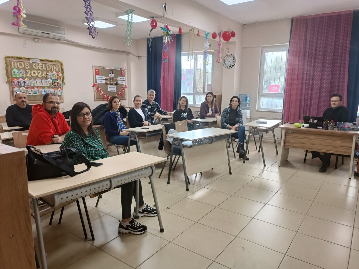 AtaturkCine's tweet photo. Okulumuz öğretmenlerinden oluşan ekip Erasmus+ Projesi ile ilgili çalışmalarına devam etmektedir. @tcmeb @Aydin_MEM @CineIlce @KYavuzkan @ekicis20 @KorhanKaraca7 @buyuksarialper https://t.co/QLowyGA9J1