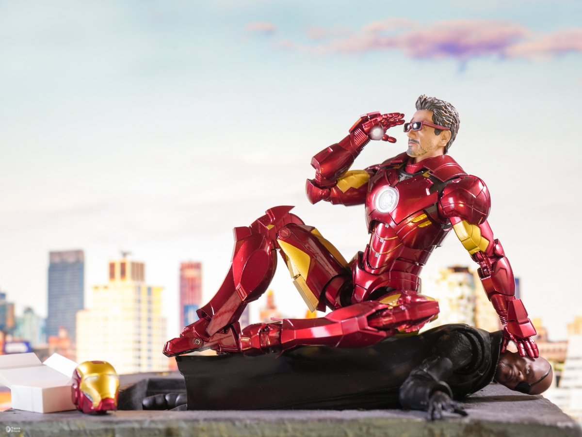 terra8ferrari's tweet photo. 旦那!そろそろ降りてもらえませんかね?
#toyphotography #オモ写 #豆魚雷オモ写
#ironmam #shfiguarts https://t.co/b4nr05O8hH