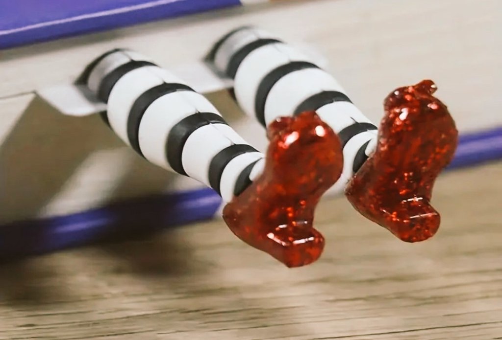 💥ATENCIÓN💥, no había hecho SORTEO de los 12000, y me ha llegado una cosa preciosa que sé que os va a encantar. Sorteo del marcapáginas de la bruja 🧹
❤️‍🔥Requisitos:
👉🏼Seguir esta cuenta 
♥️Dar me gusta a la publicación
🔄Compartirla 

Mi Ig está enlazado en mi bio♥️