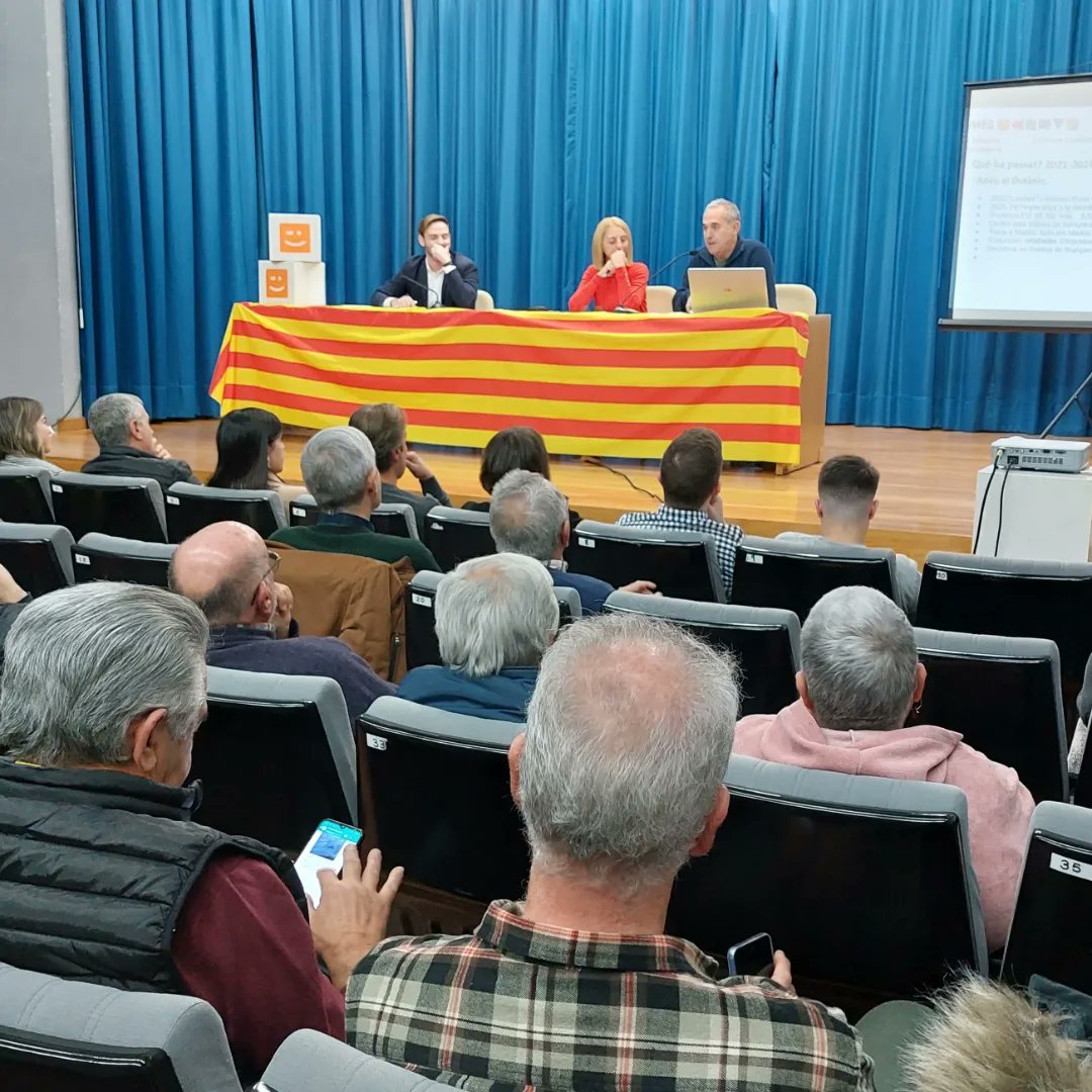 NatxoBellido's tweet photo. Renovem Executiva @MesCompromis_ l'Alacantí 

💪Cal reforçar-nos, cooperar i cohesionar, estar al costat de col.lectius i militància, plantar cara a PPVox i preparar-nos per guanyar el 2027!

Un honor ser secretari comarcal. Gràcies per la confiança! 🧡

Fem comarca!
Fem País! https://t.co/IhbNu3mjJq