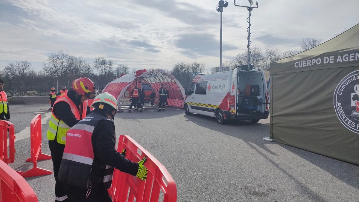 112 Comunidad de Madrid (@112cmadrid) on Twitter photo ➣ Hoy se ha realizado una práctica en #BecerrilDeLaSierra para activar el montaje de un Puesto de Mando Avanzado (PMA) en grandes emergencias.
➣ Han actuado #BomberosCM, #SUMMA112, #ERIVE, #AgentesForestalesCM, <a href="/UMEgob/">UME</a>, <a href="/emergenciasCREM/">Emergencias CREM</a>,
<a href="/mitecogob/">Transición Ecológica y Reto Demográfico</a> y <a href="/guardiacivil/">Guardia Civil</a>.
#ASEM112 ➣ Hoy se ha realizado una práctica en #BecerrilDeLaSierra para activar el montaje de un Puesto de Mando Avanzado (PMA) en grandes emergencias.
➣ Han actuado #BomberosCM, #SUMMA112, #ERIVE, #AgentesForestalesCM, <a href="/UMEgob/">UME</a>, <a href="/emergenciasCREM/">Emergencias CREM</a>,
<a href="/mitecogob/">Transición Ecológica y Reto Demográfico</a> y <a href="/guardiacivil/">Guardia Civil</a>.
#ASEM112