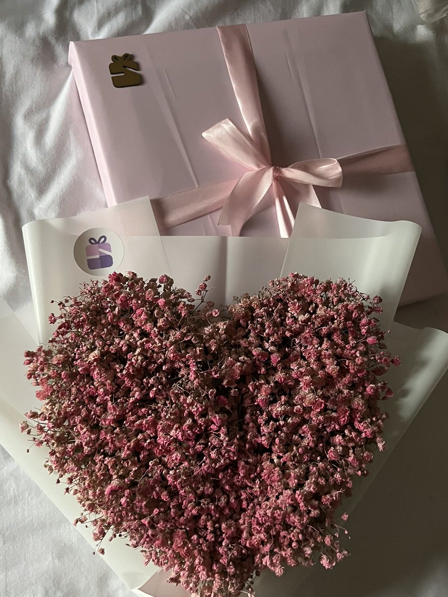 lill141's tweet photo. 𝐘𝐨𝐮𝐫 𝐟𝐚𝐯𝐨𝐫𝐢𝐭𝐞 𝐢𝐬 𝐩𝐢𝐧𝐤?
𝐌𝐲 𝐟𝐚𝐯𝐨𝐫𝐢𝐭 𝐢𝐬 𝐲𝐨𝐮💗💗💗💗💗💗!!! https://t.co/QXDHB0G5gk