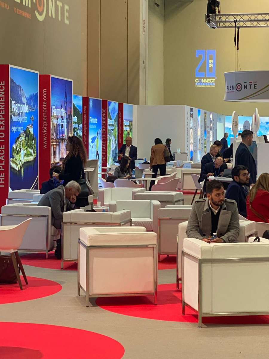 fly_to_bio's tweet photo. 😃 Exciting first day at @Connect_Aero!
✈ During these days we will meet with airlines already present at #BilbaoAirport (Vueling, Volotea, Air Nostrum, Air France, Lufthansa, Turkish Airlines), as well as with others that are not yet based there.
#FlytoBio #Connect2Turin https://t.co/N8Hc9YkQma