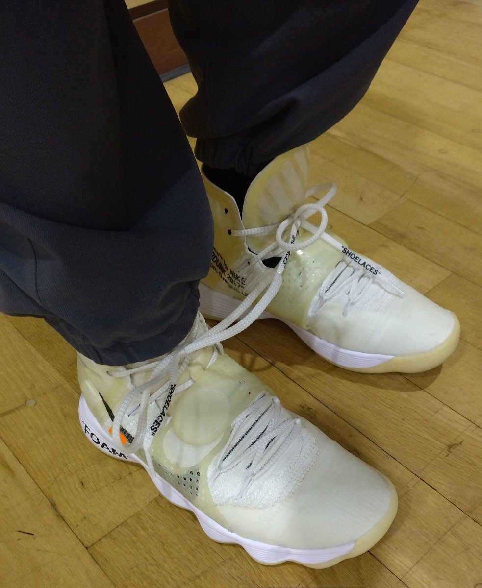 attention2021's tweet photo. やはり名作。
#hyperdunk2017
#寒いから長ズボン
#スジオカボードサマー https://t.co/pGEALG7tdz