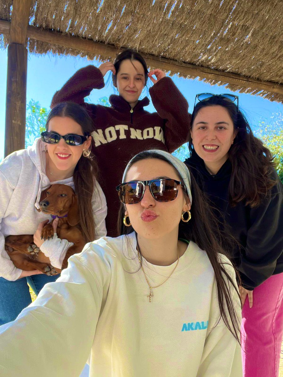 Anitagago_12's tweet photo. La felicidad pa mi es estooo 💗☀️ https://t.co/Xx1QZESpYz