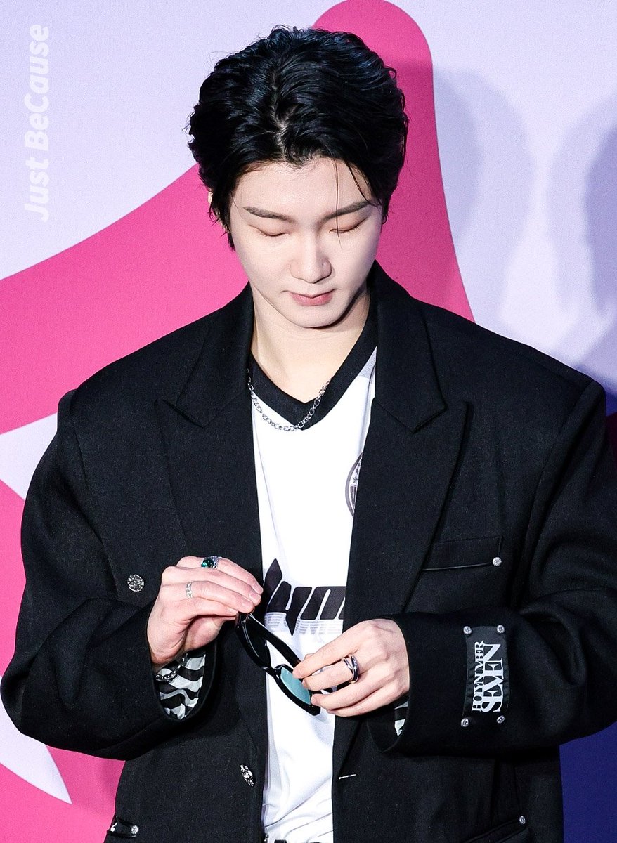 JustBecause_95's tweet image. 240204 서울패션위크 포토월
색안경 CF🌟ㅇㅈ

#WINNER #위너 
#SEUNGHOON #HOONY 
#이승훈 #승훈 #leeseunghoon