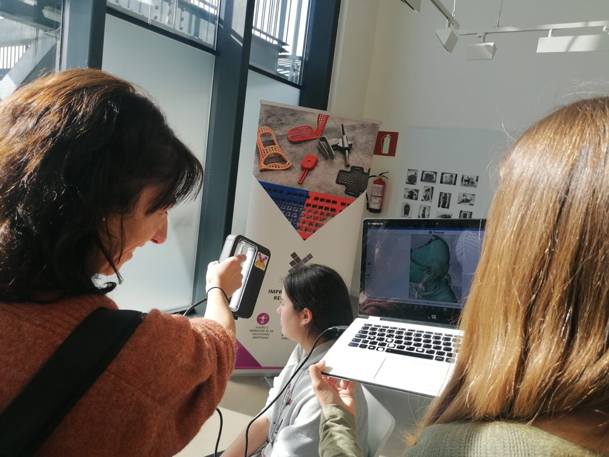 MEKA Lanbide Eskolako ikaslego eta irakaslegoa
<a href="/tabakalera/">Tabakalera</a> n gauzatu den #GipuzkoaEKIN eko ekitaldira bertaratu da. Fabrikazio gehigarriaren aukera berri eta ezberdinak ezagutuz! Meka #Ekintzailetza teknologikoa sustatuz!

<a href="/ikaslangipuzkoa/">IKASLAN GIPUZKOA</a>
<a href="/i_Tlent/">iTlent</a>
<a href="/Ekingune/">Ekingune_Tknika</a>
<a href="/tknika/">Tknika</a>
<a href="/FPeuskadi/">FPeuskadi</a>