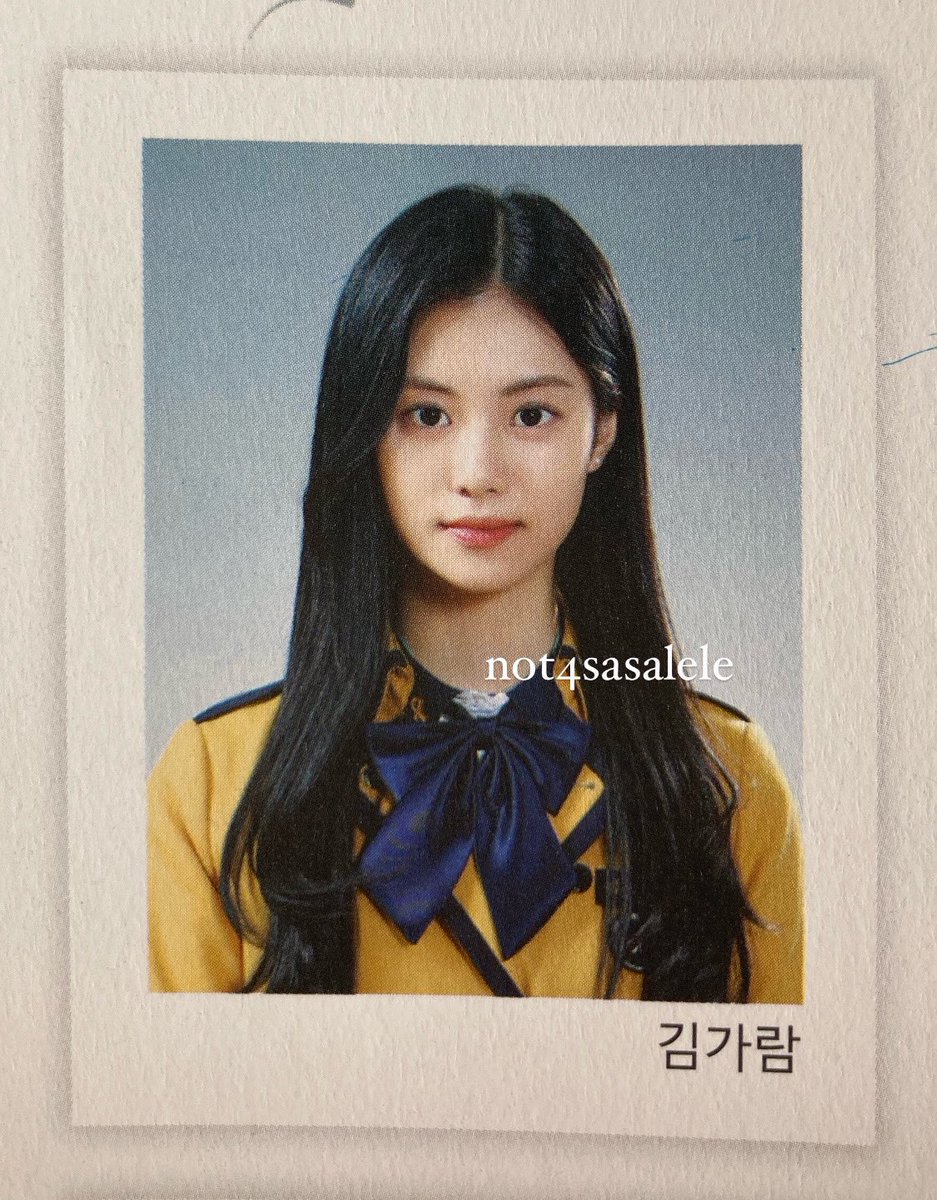 garamsgarden's tweet photo. SO INCREDIBLY PROUD OF OUR GIRL

#GradDayGaram 
#졸업_축하해_가람아 
#KIMGARAM #김가람 https://t.co/e5hhSc5F2u