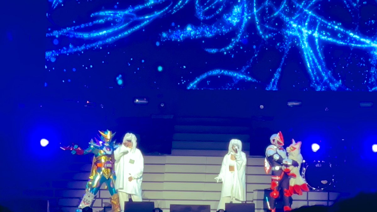 horinouchi_bbb's tweet image. 今日は横浜アリーナに超英雄祭 KAMEN RIDER × SUPER SENTAI LIVE &amp;amp; SHOW 2024を観に‼️‼️‼️‼️
初の #超英雄祭 存分に楽しませていただきました😭✨✨✨
仮面ライダー、スーパー戦隊…ヒーロー(英雄)が好きで良かったーーーー🚂🦗👑🔥

また必ず行きたいぞ‼️

(写真は #blankpaper 撮影OK時のものです🙆‍♂️)