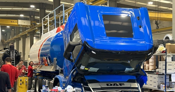 Tanker investment sees <a href="/Rixpetroleum/">Rix Petroleum</a>  hit a century

fueloilnews.co.uk/2024/02/tanker…

#fueldistribution #fueltankers #tankerfleet #fleetmanagement #tankers