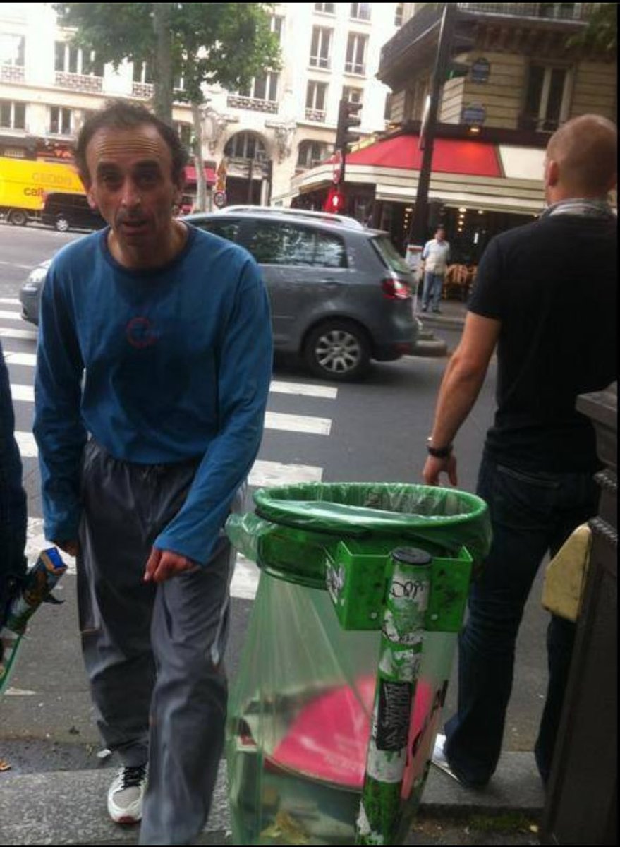 Francedescons's tweet image. C’est qui ce SDF ?