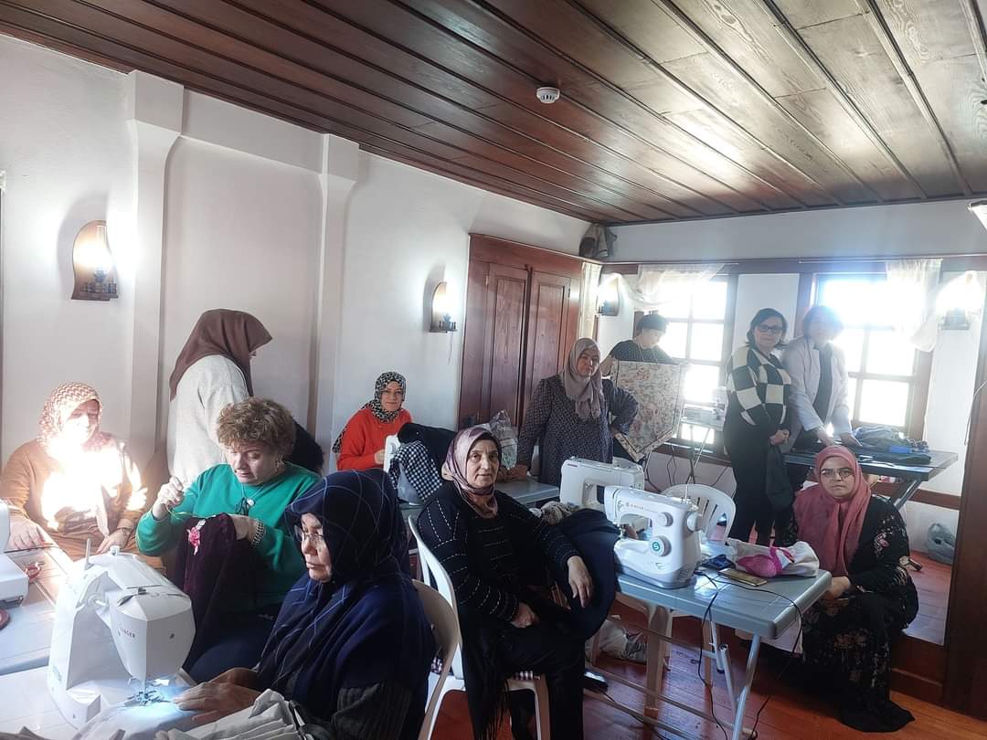 El ve makina kursumuz tüm üretkenliğimizle devam ediyor.