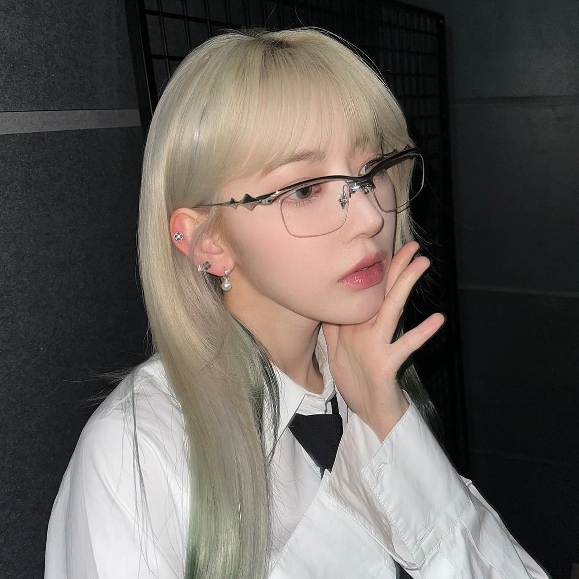 She pulled off every gentle monster look so well @_GentleMonster_
