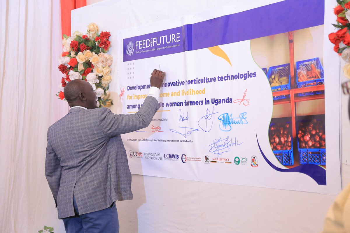 Muni_University's tweet photo. MU in partnership with @ICED has launched the project "Development of innovative horticulture technologies for improved income and livelihood among small scale women farmers in Uganda" under the Feed the Future innovations Lab for Horticulture, funded by @USAID @HortInnovLab https://t.co/70nDwjR4ya