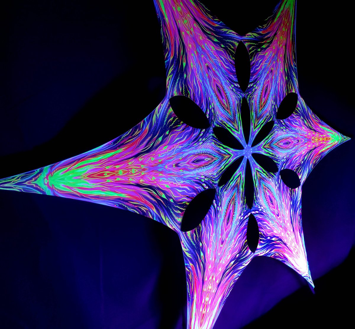 Artrama4's tweet image. Psychedelic ultraviolet active installations. We set up experiments - artrama.space
#artrama #decoration #uvactive