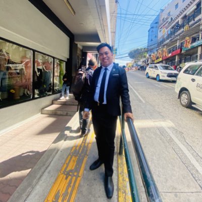 _mjeramy30's tweet photo. #LPT 🥰👨‍🏫
#NewProfilePic https://t.co/XI7UFbl3Rr