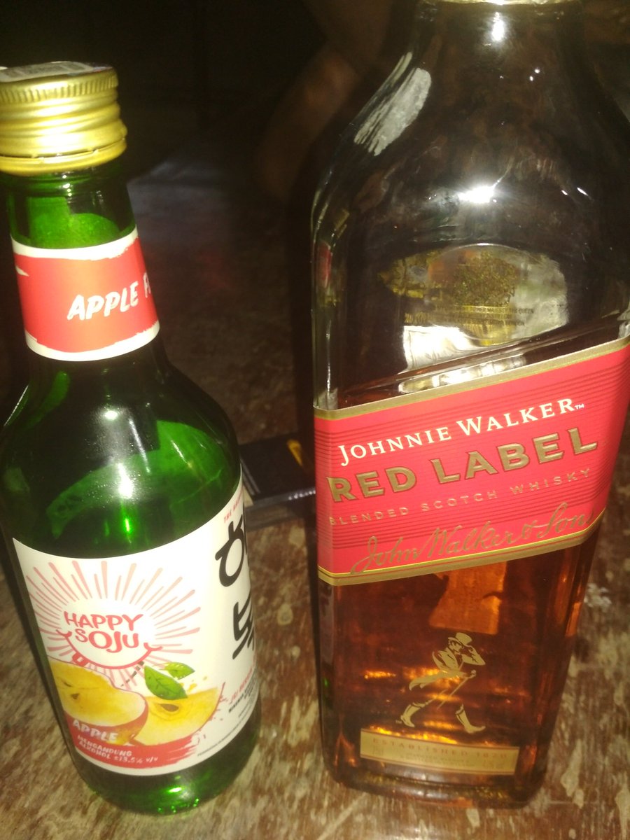 GigoloNsntr's tweet photo. @tetehanung Temenin aku minum yuk https://t.co/EDI65vC4ih