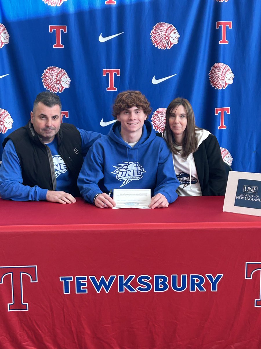 TMHS_Athletics's tweet photo. Cam Kearney with his Parents and Principal Andy Long https://t.co/sCJ9XoRRrF