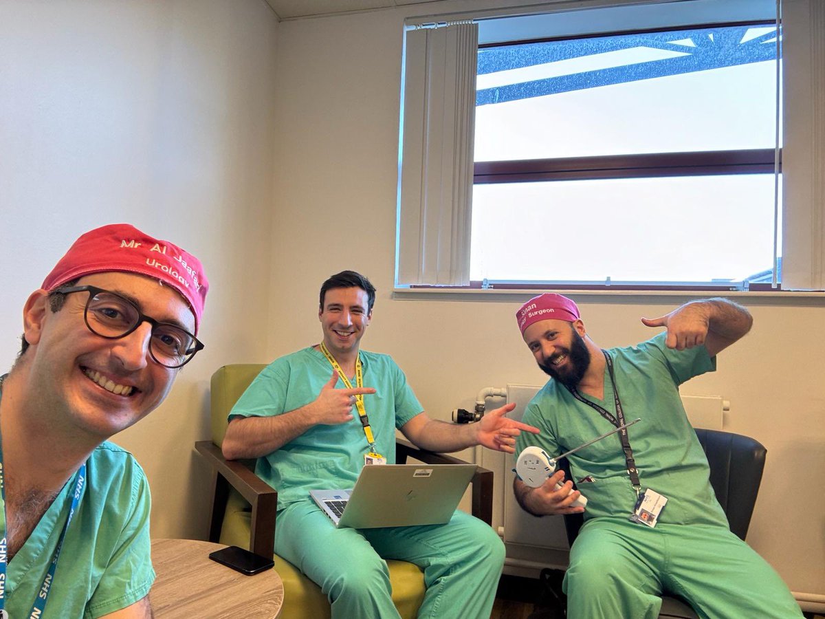 mrSinanK's tweet photo. Research and surgery in unison. Doing a BPH list whilst collecting BPH data to audit outcomes. #urologicalsurgery #goodtrainer #benignprostaticsurgery #bladderoutflowsurgery #urolift #holep #greenlight #gllp https://t.co/d9jBdctH8h